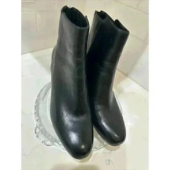ALDO Black Leather Almond Toe Pull On Block Heel Ankle Boots Women’s Size 8 - Picture 1 of 14